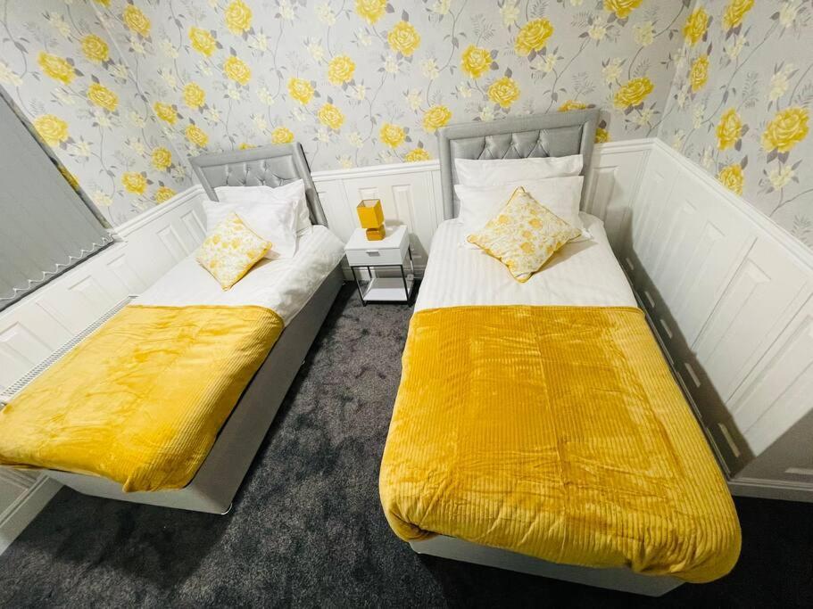 Alder House - A Modern Vibrant 4 Bedroom House Marston Green Екстериор снимка