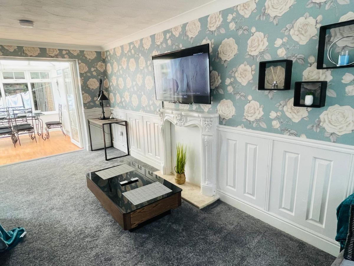 Alder House - A Modern Vibrant 4 Bedroom House Marston Green Екстериор снимка