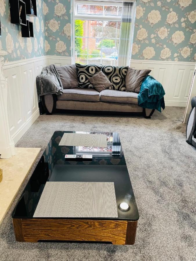 Alder House - A Modern Vibrant 4 Bedroom House Marston Green Екстериор снимка